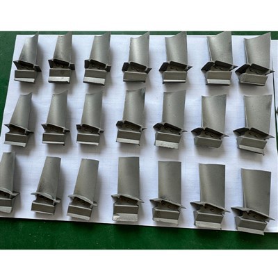 燃焼タービンブレード